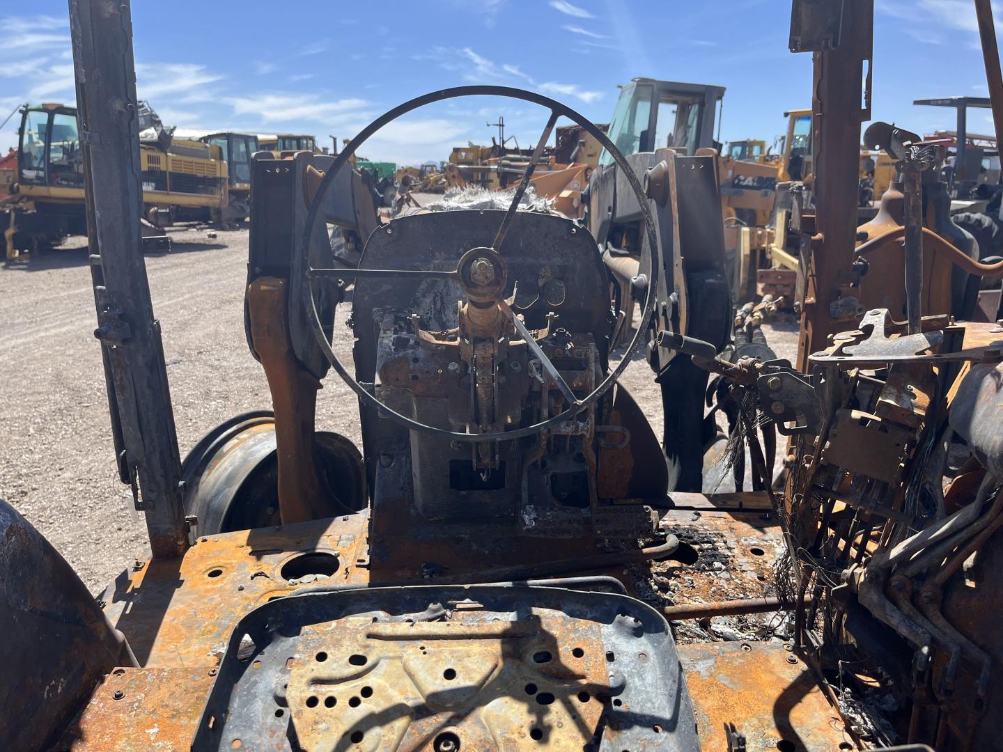 ./imagenes/INVOICE/2019/17541/TRACTOR JOHN DEERE 6130M (7).JPG